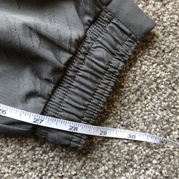 ATHLETA BROOKLYN TEXTURED JOGGERS PANTS CAMO GREEN SIZE 8 - Picture 8 of 10